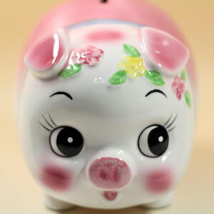 ピンク色の豚貯金箱：正面画像