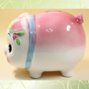 ピンク色の豚貯金箱：側面画像