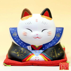 出世運の開運グッズである福助招き猫の置物1