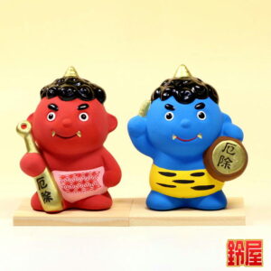 魔除け祈願の開運グッズであるかわいい鬼っこの置物1