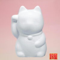 手作りの開運グッズである絵付けキットの招き猫1